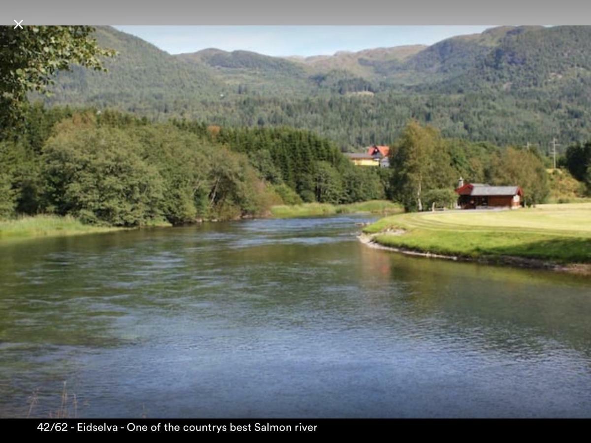 Koselig Landsbyhus I Nordfjord Nordfjordeid Εξωτερικό φωτογραφία