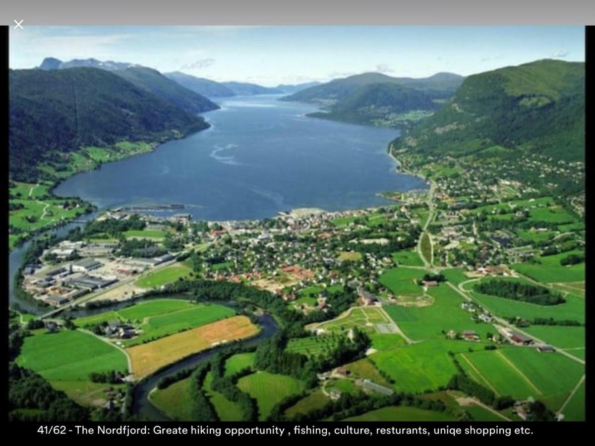 Koselig Landsbyhus I Nordfjord Nordfjordeid Εξωτερικό φωτογραφία